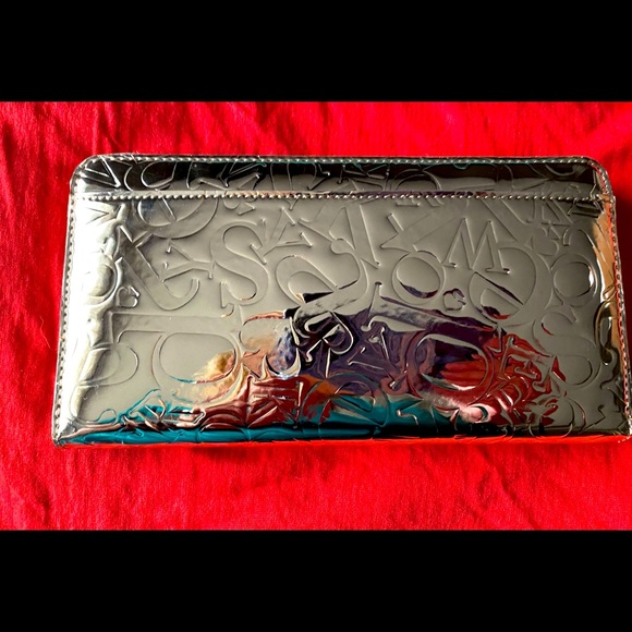 Kate Spade Metallic wallet. Never used. NWT. - Picture 2 of 5